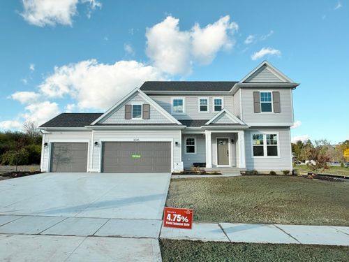 8345 Kettle Lake Dr Se, Alto, MI, 49302 | Card Image