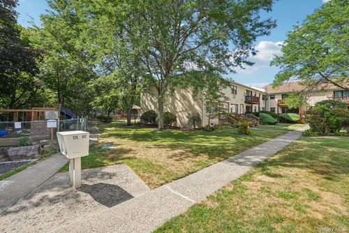 148-148 Sneden Pl W, Spring Valley, NY, 10977-3989 | Card Image