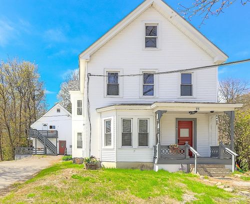 95 Hall Avenue, Henniker, NH, 03242 | Card Image