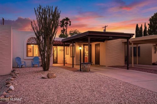 1376 S Desert Meadows Cir, Green Valley, AZ, 85614-1821 | Card Image