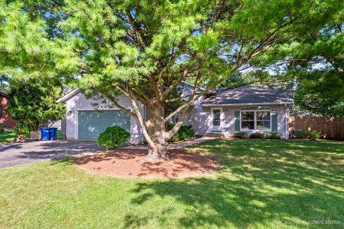 640 Coster Ct, Hinckley, IL, 60520-9453 | Card Image