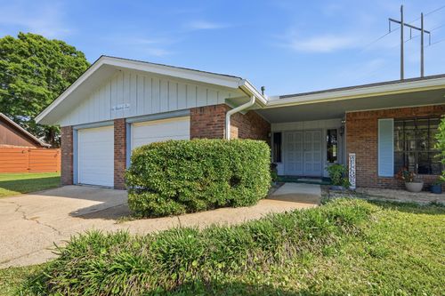 105 Tanglewood Ct, Fort Walton Beach, FL, 32547-2951 | Card Image