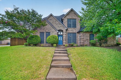 813 Cardinal Ridge Rd, Burleson, TX, 76028-4951 | Card Image