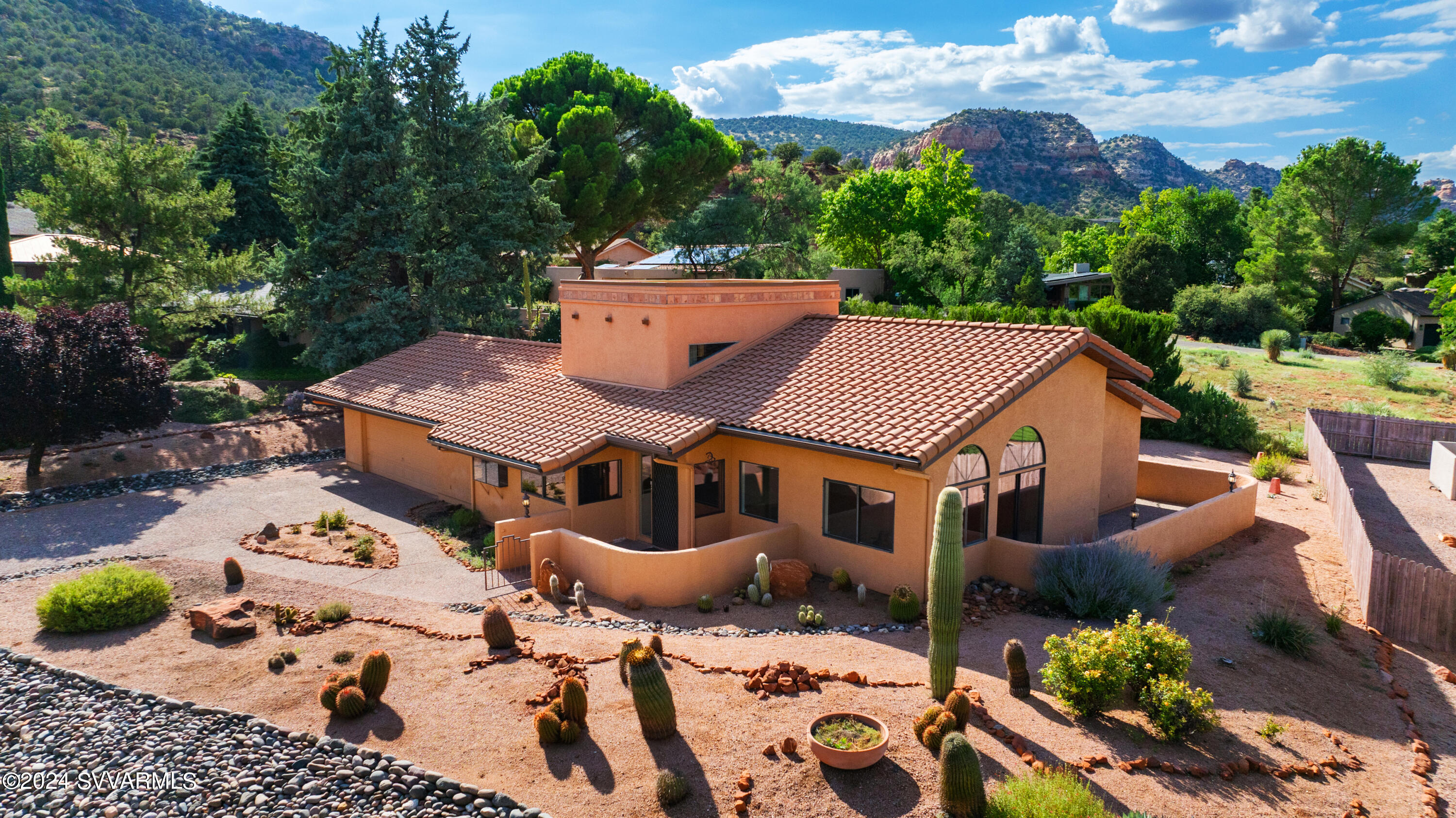 Frisco Trl, Sedona, AZ 86351