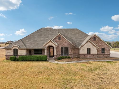 101 Maral Ln, Azle, TX, 76020-1147 | Card Image