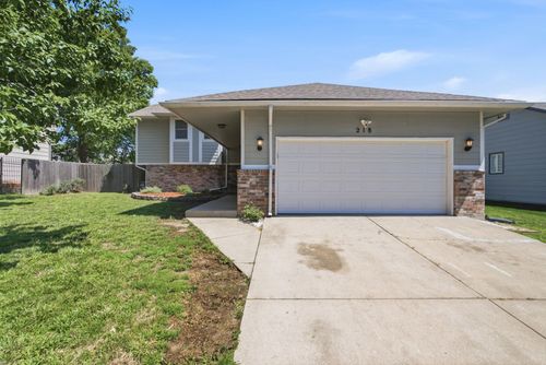 218 E Oak Meadows Rd, Derby, KS, 67037-3830 | Card Image
