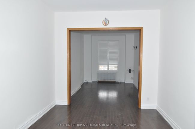 195 Montrose Ave, House attached with 3 bedrooms, 2 bathrooms and null parking in Toronto ON | Image 10