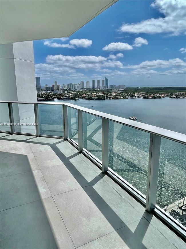 APT-2305 - 17301 Biscayne Blvd, Condo with 2 bedrooms, 3 bathrooms and null parking in Aventura FL | Image 5
