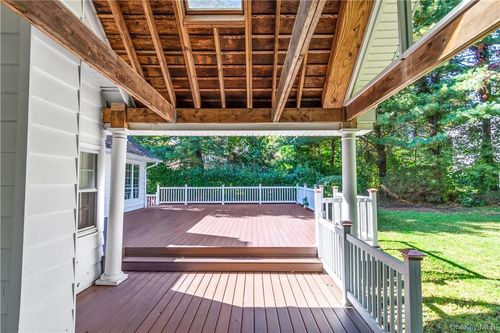 1058 Wilmot Rd, Scarsdale, NY, 10583-6833 | Card Image