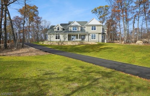 3 Bristol Ridge Rd, Boonton Twp, NJ, 07005-8933 | Card Image