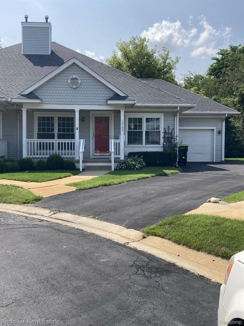 10185 Wind Crest Cir, Hamburg, MI, 48139-1208 | Card Image