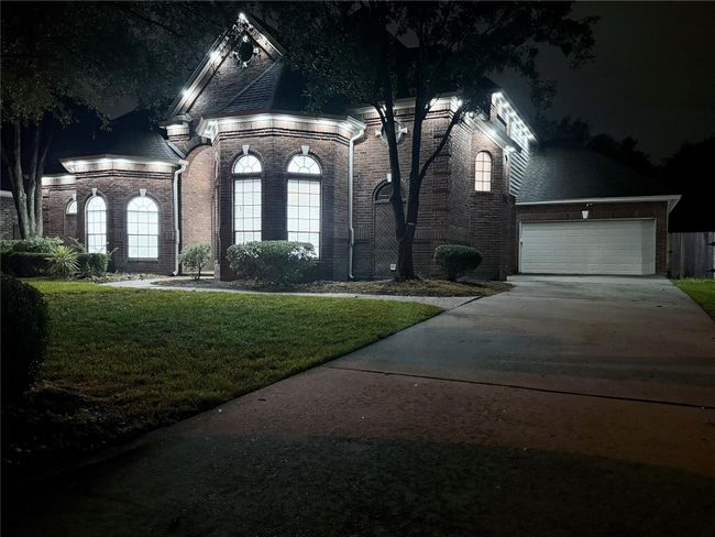 Nighttime front right view | Image 42