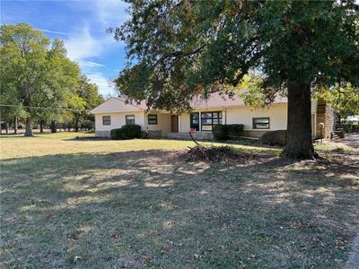 1410 Washington Street, House other with 3 bedrooms, 2 bathrooms and null parking in Fredonia KS | Image 1