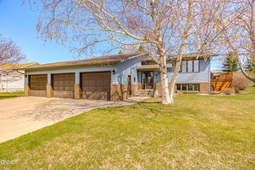 410 3rd Street, Riverdale, ND, 58565 | Card Image
