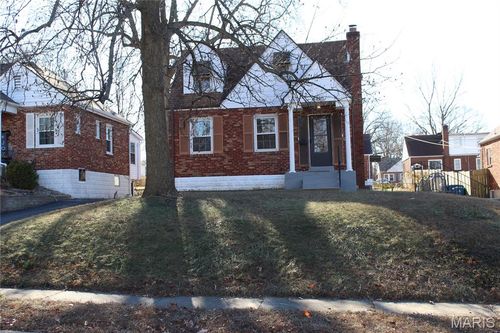 8910 Shawnee Ln, Saint Louis, MO, 63114-5445 | Card Image