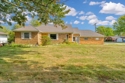 27524 Gail Dr, Warren, MI, 48093-4925 | Card Image