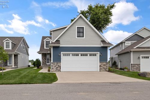 5415 Walls Channel Dr, Port Clinton, OH, 43452-3702 | Card Image