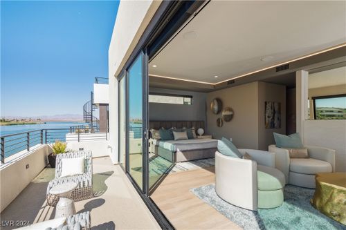 44 Lakefront Dr, Henderson, NV, 89011-3809 | Card Image