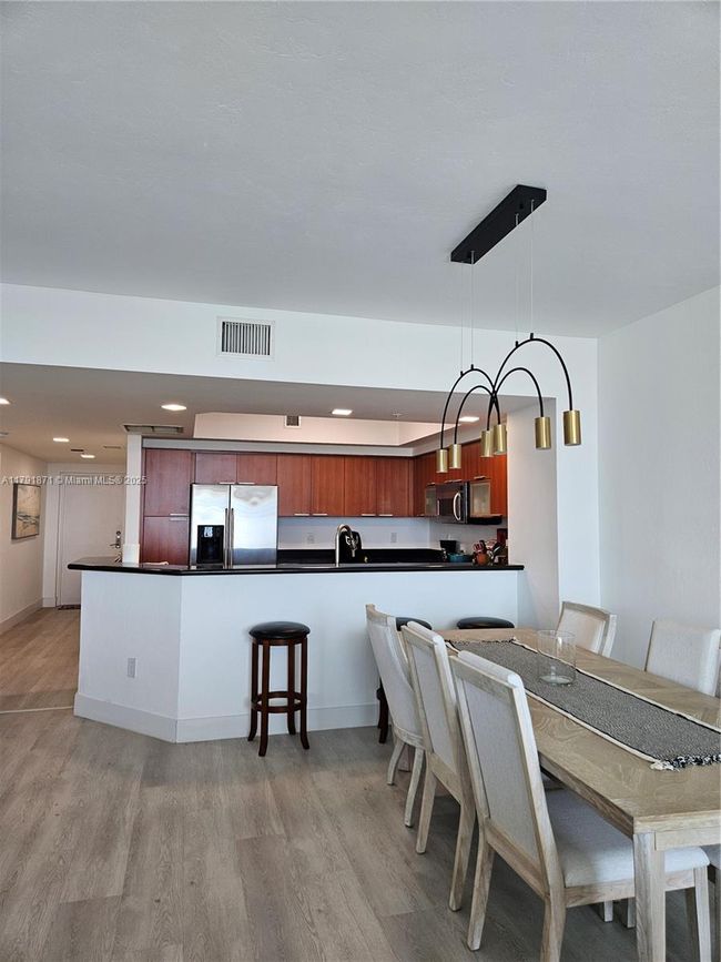 APT-2202 - 15051 Royal Oaks Ln, Condo with 2 bedrooms, 3 bathrooms and null parking in North Miami FL | Image 4