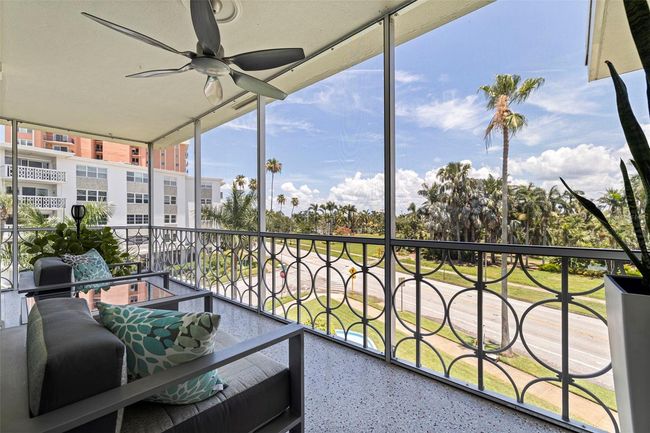 UNIT-6 - 1060 N Shore Dr Ne, Condo with 2 bedrooms, 2 bathrooms and null parking in ST PETERSBURG FL | Image 4