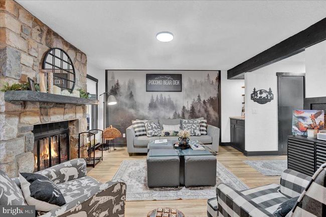 823 Crest Pines Ln, Townhouse with 3 bedrooms, 3 bathrooms and null parking in Pocono Pines PA | Image 5