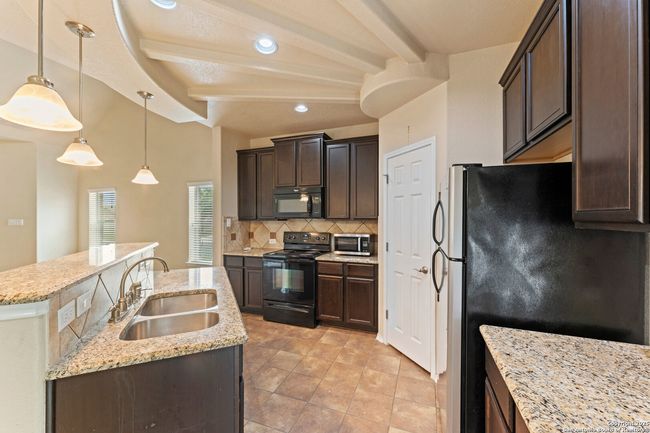 8903 Derby Dan, House other with 3 bedrooms, 3 bathrooms and null parking in Converse TX | Image 12
