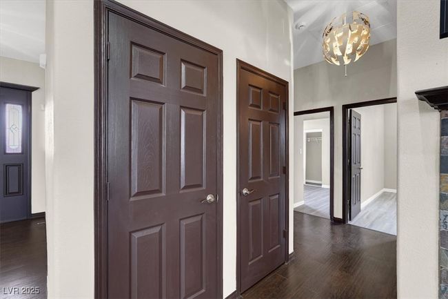 Hallway to bedrooms | Image 18