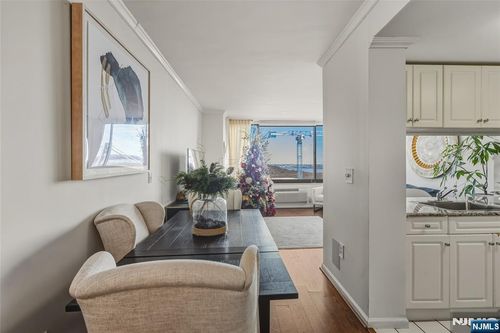 100 Old Palisade Rd, Fort Lee, NJ, 07024-7064 | Card Image