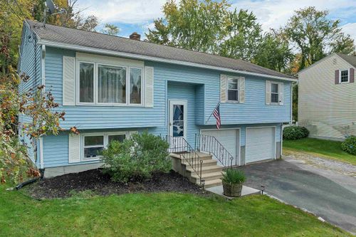 197 Charlotte St, Manchester, NH, 03103-7062 | Card Image