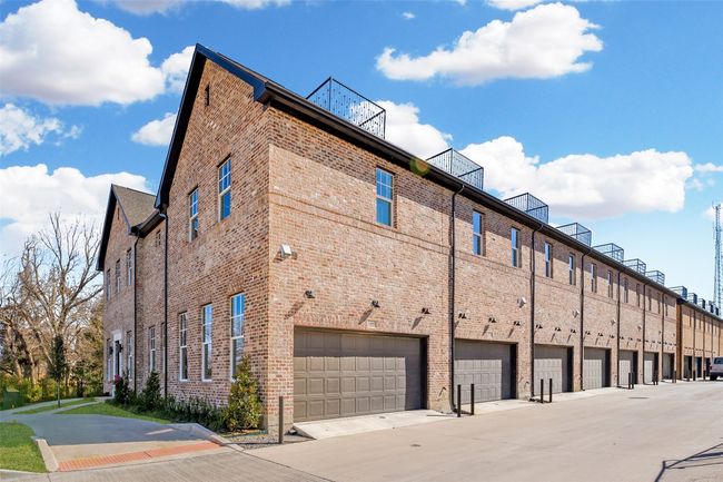 1432 N Ave, Townhouse with 3 bedrooms, 3 bathrooms and null parking in Plano TX | Image 27