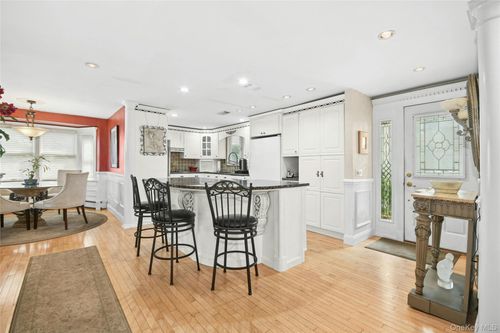 334 Lake Ave S, Nesconset, NY, 11767-1843 | Card Image