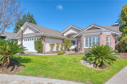 365 W Vartikian Ave, Clovis, CA, 93612-7608 | Card Image