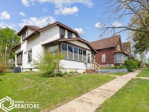 519 S 8th St, Burlington, IA, 52601-5711 | Card Image