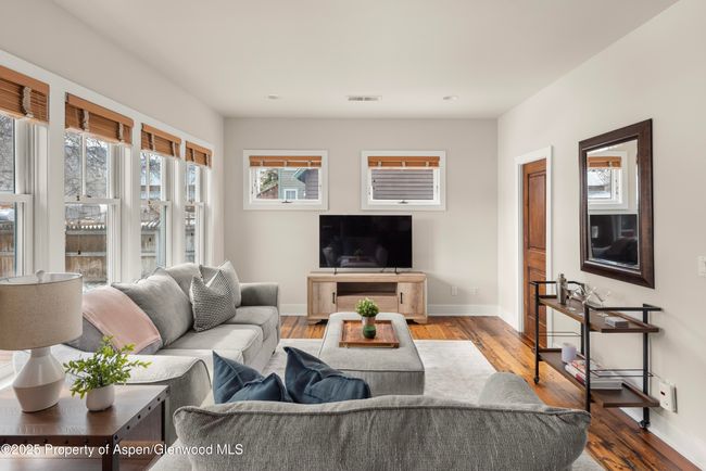 314 Sopris Cir, House other with 3 bedrooms, 3 bathrooms and 2 parking in Basalt CO | Image 11