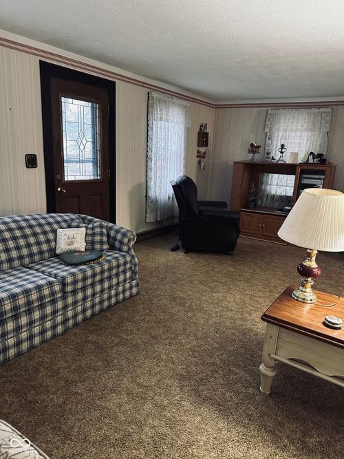 700 W 2nd St, Sheridan, IN, 46069-1034 | Card Image