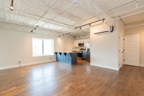 614 E Main St, Chattanooga, TN, 37408-1494 | Card Image