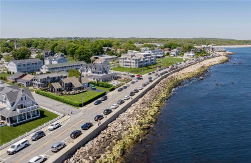 121 Ocean Road, Narragansett, RI, 02882 | Card Image