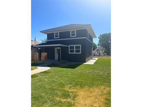 566 Custer Ave, Akron, CO, 80720-1032 | Card Image