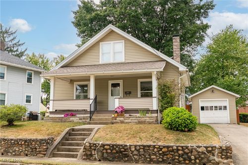 429 11th St Sw, Massillon, OH, 44647-6303 | Card Image