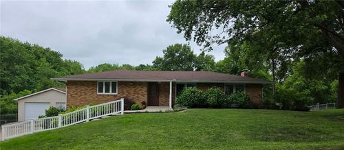 3900 E Hills Dr, Saint Joseph, MO, 64503-2239 | Card Image