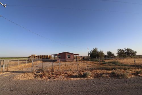 7337 W Mount Whitney Ave, Riverdale, CA, 93656-9626 | Card Image