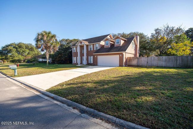 806 Cherry St, House other with 4 bedrooms, 3 bathrooms and null parking in Neptune Beach FL | Image 8
