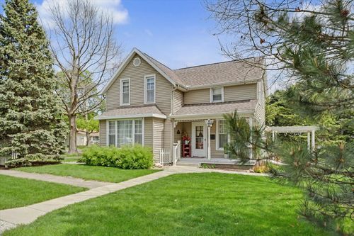 102 S Wood St, Gibson City, IL, 60936-1544 | Card Image