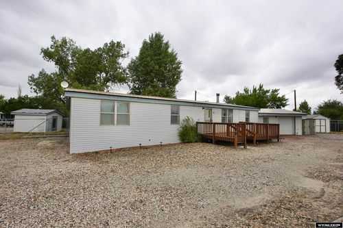 323 S 4th Ave, Mills, WY, 82604-2561 | Card Image