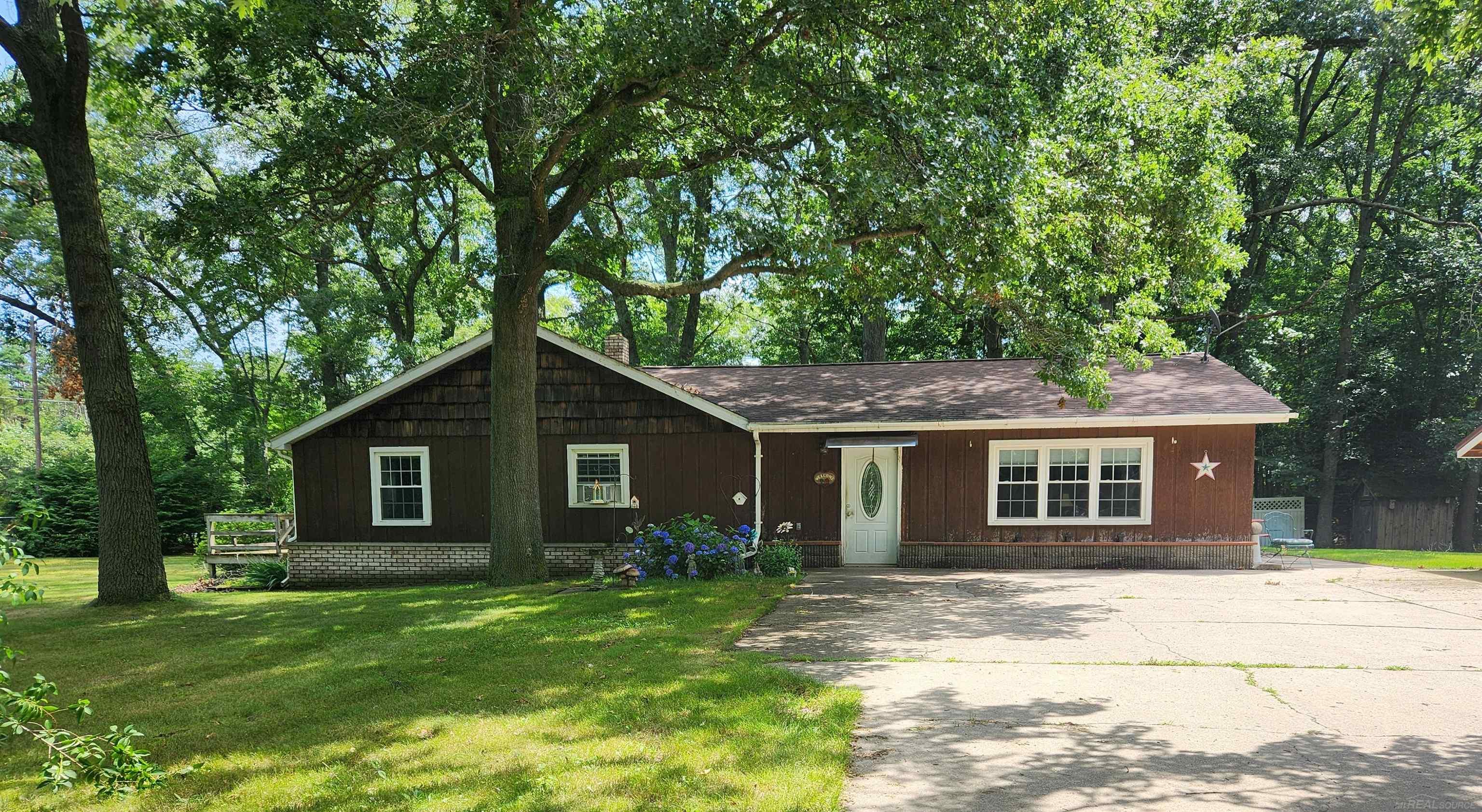 Duck Lake Rd, Whitehall, MI 49461
