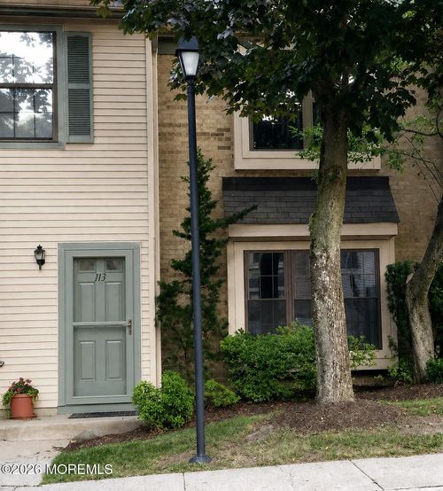 113 Dundee Ct, Aberdeen, NJ, 07747-1862 | Card Image