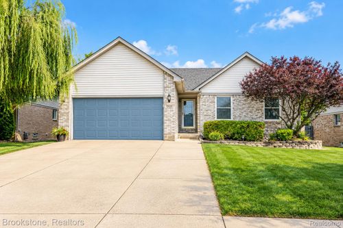 27125 Telstar St, Chesterfield, MI, 48051-3140 | Card Image