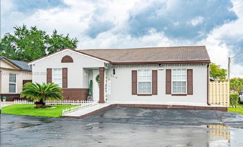 8419 Nw 193rd Ln, Hialeah, FL, 33015-5316 | Card Image