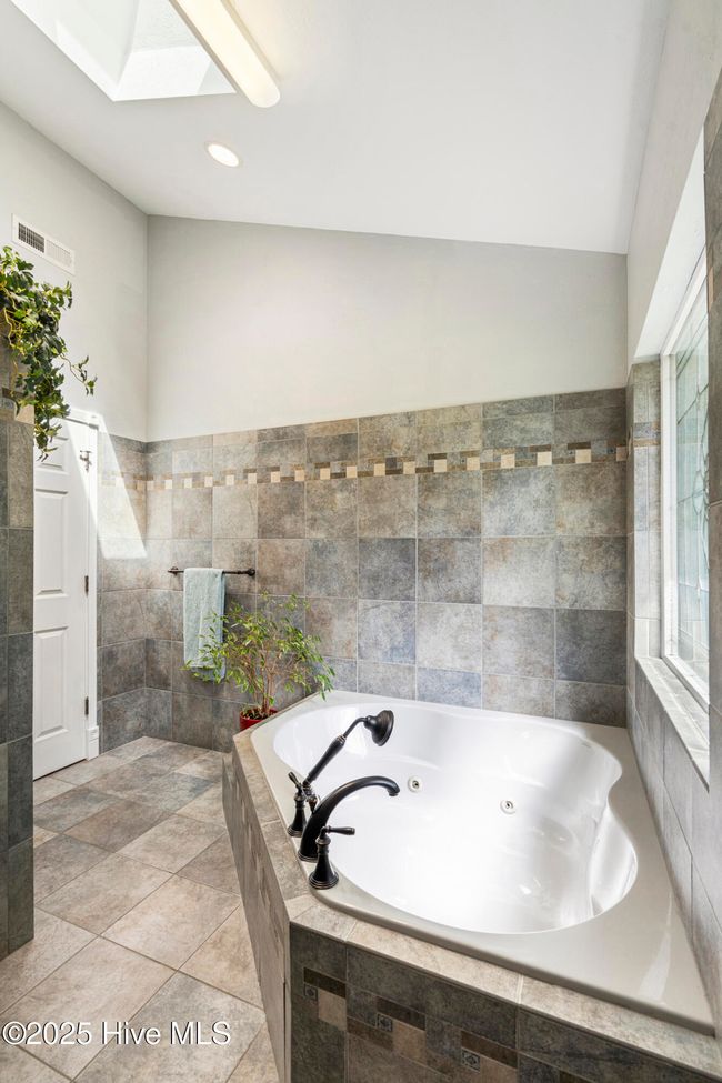 147 Pine Needle Dr, House other with 4 bedrooms, 4 bathrooms and 5 parking in Hampstead NC | Image 51