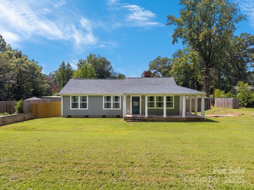 1511 Lisbon Ln, Charlotte, NC, 28269-4882 | Card Image
